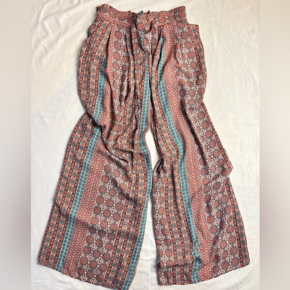Chic Patterned Wide-Leg Pants